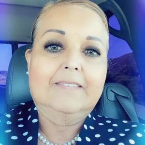 Meet your Posher, Yolanda